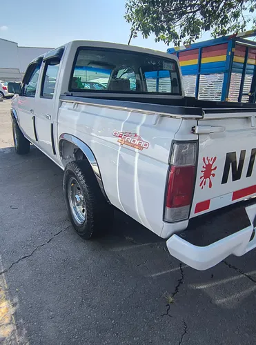 Nissan Doble Cabina Automática