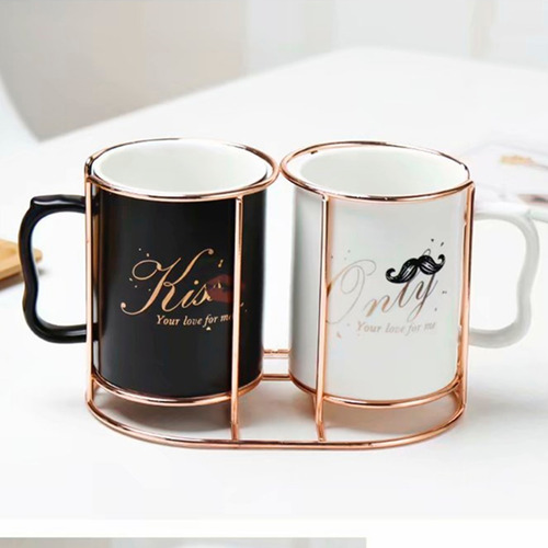Imagen 2 de 2 de Tazas De Cerámica C/soporte Kiss & Only Crown & Forever