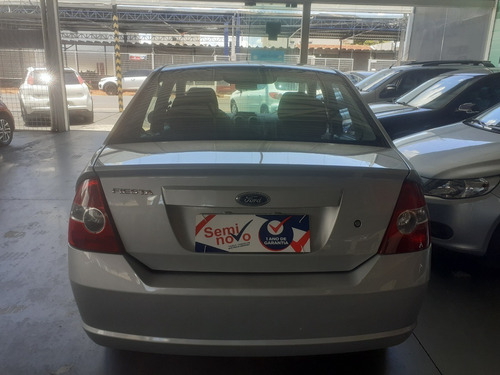 Ford Fiesta Sedan 1.0 4p