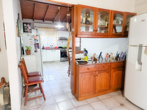 Imagen 4 de 16 de ** Venta Casa 4 Ambientes Con Jardin Y Cocheras Pacheco **