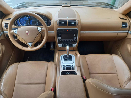 Imagen 12 de 13 de Porsche Cayenne 4.8 Turbo Tiptronic At