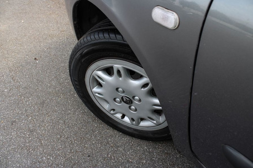 Imagem 15 de 15 de Renault Clio Authentique Hi-flex 1.0 16v 3p