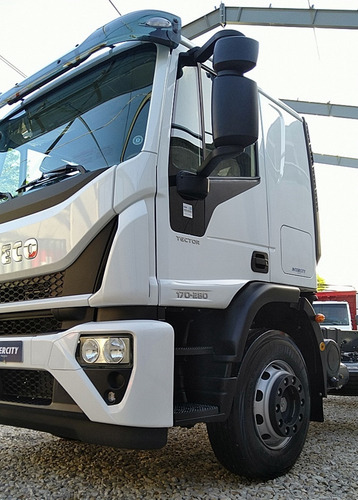 Imagen 5 de 23 de Iveco New Tector 280