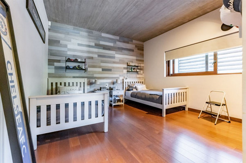 Casa En Venta De 6 Dorm. En Lo Barnechea