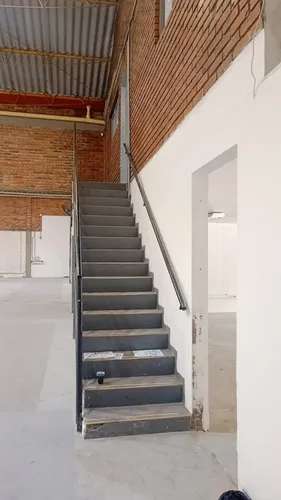 Bodega En Arriendo 1.133m Montevideo