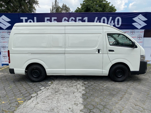 Imagen 4 de 15 de Toyota Hiace Panel Super Larga 2019
