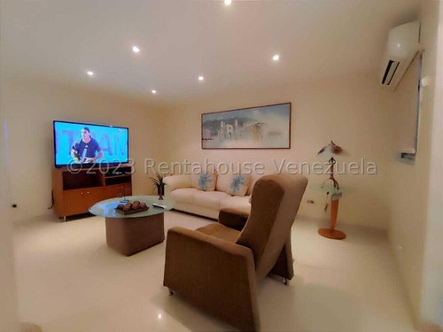 Casa En Venta Urbanizacion La Soledad Maracay Remodelada Pisos De Marmol Buena Ubicacion Zona Norte Kg:23-30429