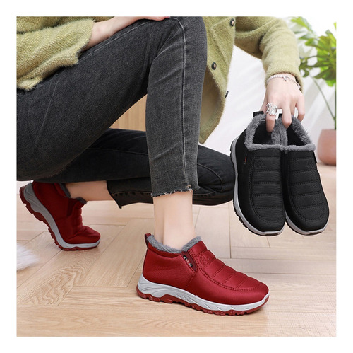Botas De Nieve Modernas Con Suelas Suaves Y Afelpadas.
