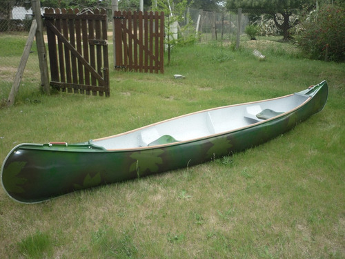 Canoas Canadienses, 5 M Eslora, 0.90 M De Manga Nuevas.