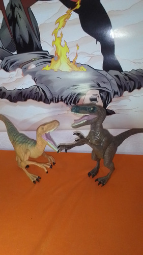 Velociraptor Echo Y Delta Jurassic World Hasbro 2015 (Usado)