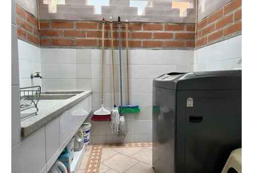Excelente Casa Para La Venta, Sector Los Balsos, Poblado