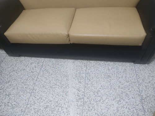 Imagen 4 de 4 de Mueble Sofa 3 Puestos En Vipiel Casi Nuevo 3 Meses De Uso