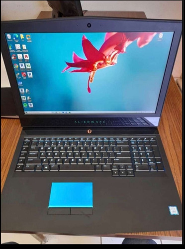   Dell Alienware 17 R5 