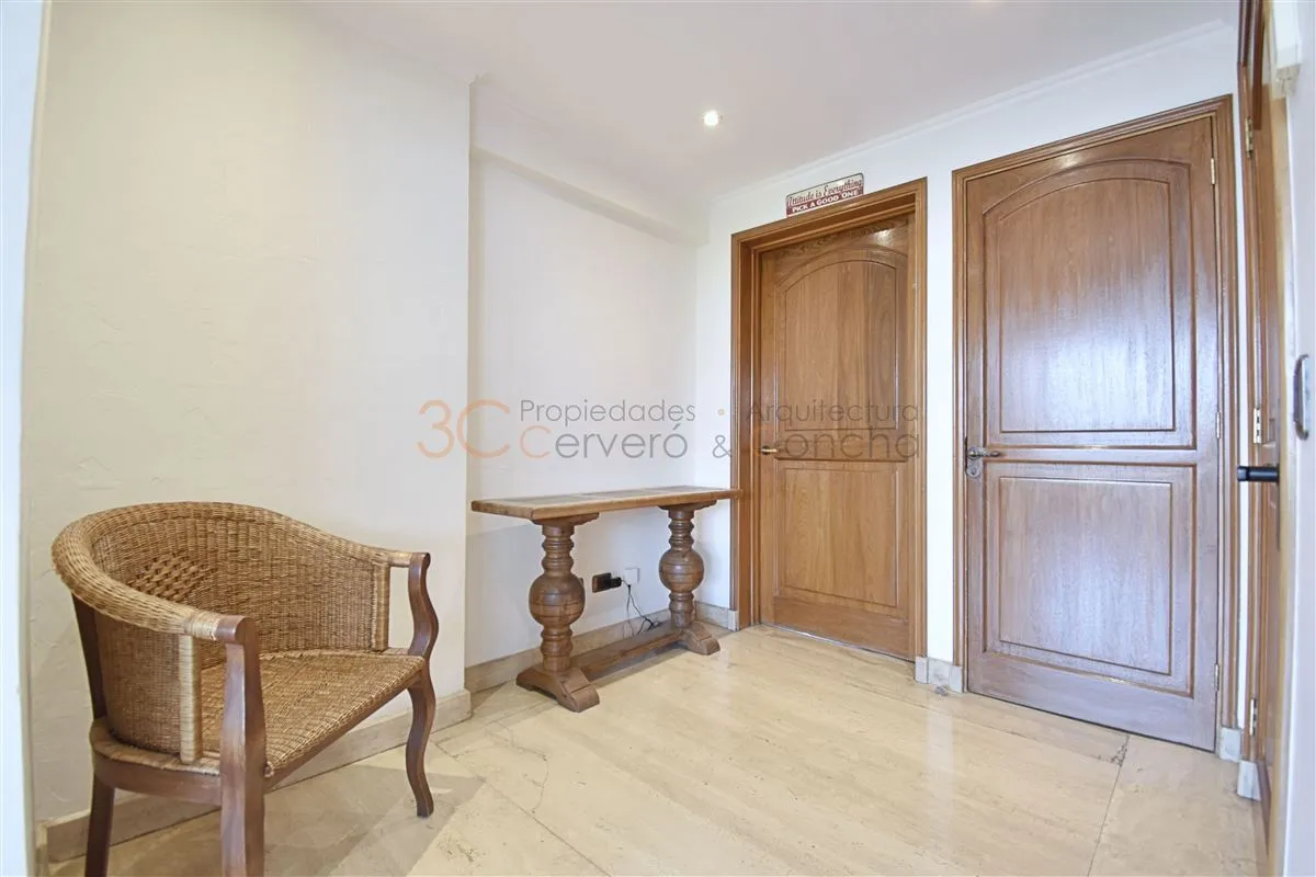 Imagen 2 de 30 de Duplex Penthouse / Vista Plaza / El Golf