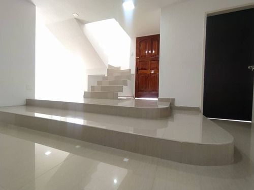 Imagen 4 de 19 de Casa - Quinta En Trigal Norte, Valencia. Negociable