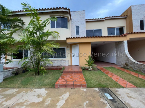 Kl Vende Hermosa Casa En La Urb. Villa Paris Cabudare #24-23769