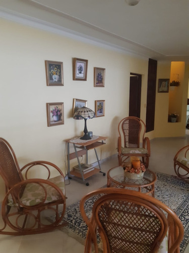 Casa En Santiago Con Diseño Moderno Y Acabados De Alta Calidad