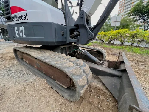 Miniexcavadora Bobcat E42