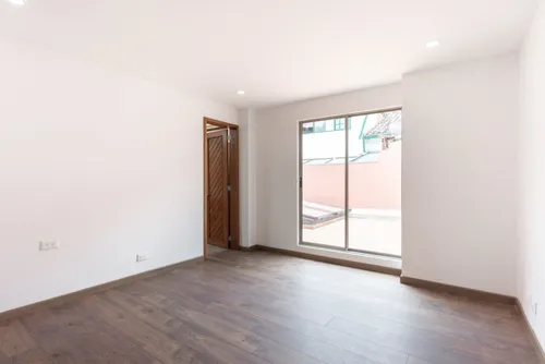 Casa En Venta En Niza Norte. Cod V3805