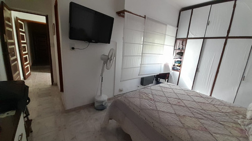 Departamento 3 Amb Sobre Peatonal C/ Quincho F: 7477
