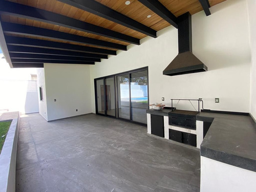 Casa Residencial En Venta En Lomas De Cocoyoc