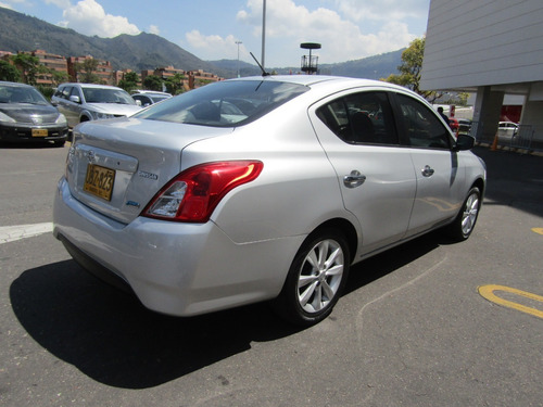Nissan Versa Advance Automatico