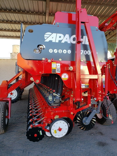 Sembradora Apache 27000 +