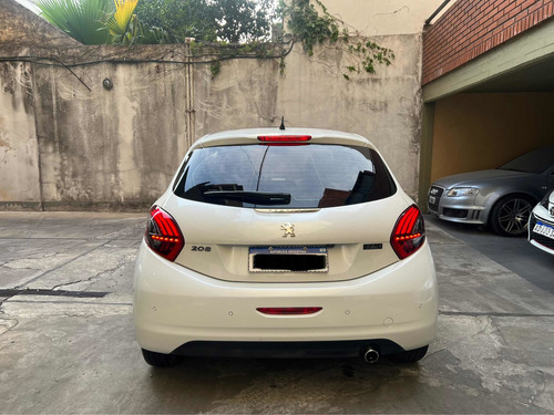 Imagen 5 de 10 de Peugeot 208 2017 1.6 Feline