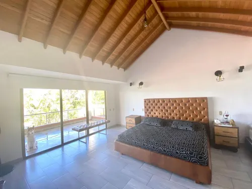 Casa En Venta En El Poblado, Loma De Los Balsos. Cod V10402