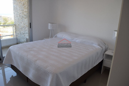 Apartamento En Brava, 3 Dormitorios *- Ref: 2857