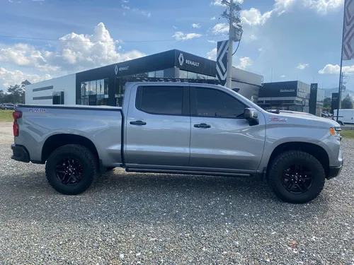 Chevrolet Silverado Z71 AT 4X4 6.2