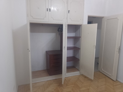 Departamento 3 Ambiente (con Dependencia Modificado A Cocina Comedor )amplio,al Frente , Excelente Ubicacion, A Mts De Corrientes Y Hospital Italiano, Dueño Directo
