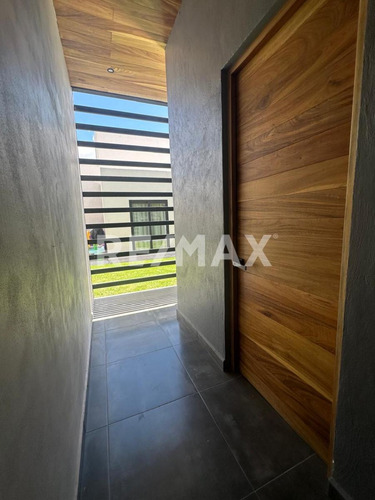 Casa En Venta En Condominio Jurica Mesón San Francisco