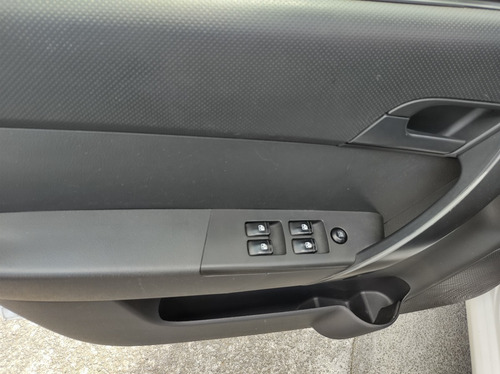 Imagen 13 de 14 de Chevrolet Aveo 2016