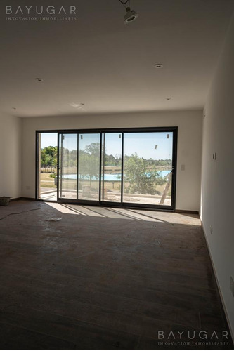 Imagen 14 de 30 de Venta - Casa Con Vista A La Laguna En Lagoon Pilar - Bayugar Negocios Inmobiliarios