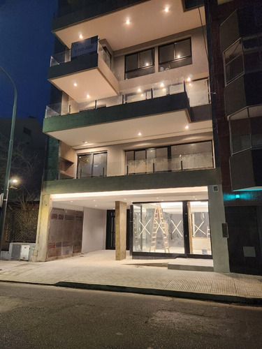 Venta Depart. 3 Amb. Balcon 7 Piso Estrenar Flores