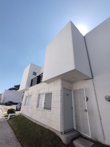 Casa En Venta En Yautepec, Morelos, Fraccionamiento Cruz Enc