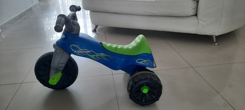 Imagen 4 de 6 de Triciclo Fisher Price Kawasaki