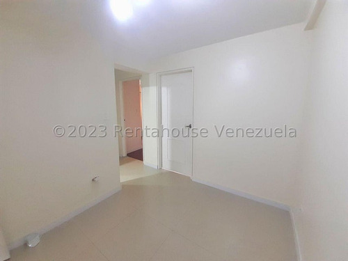 Apartamento En Venta En Los Naranjos Del Cafetal Con Espectacular Vista Al Ávila