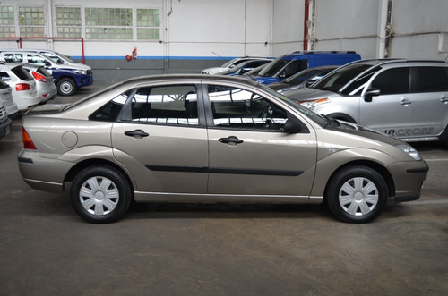 Imagen 7 de 14 de Ford Focus 1.6 Ambiente 4p 2008 Unico