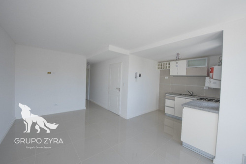 Imagen 2 de 8 de Ph 2 Ambientes A Estrenar - La Perla
