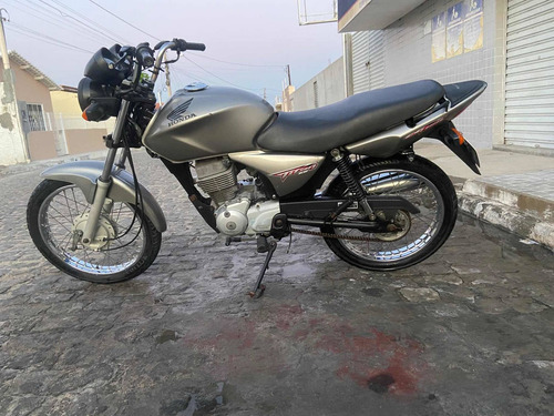 Imagem 2 de 7 de Honda Titan