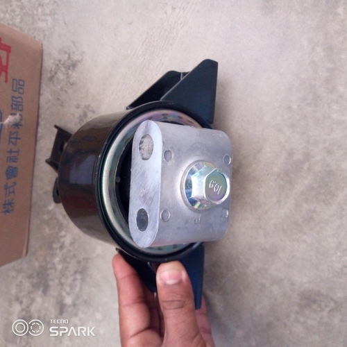 Imagen 4 de 5 de Base De Motor Izquierda Chevrolet Aveo (lado De La Caja)