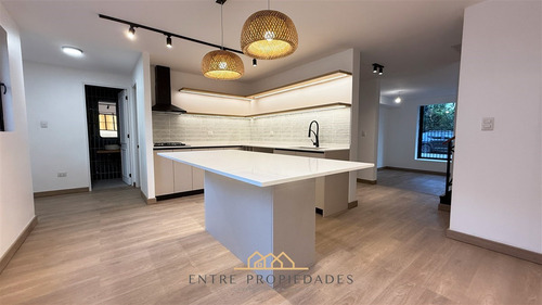 Casa Remodelada Vitacura A Pasos Colegio Manquehue