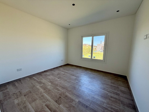 Casa En Una Planta En Venta En Barrio Privado San Felipe, Canning. Oportunidad!!!