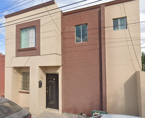Sk01- Casa En Remate Bancario En C. Maple, Los Bosques, Monclove, Coah. (65% Debajo De Su Valor Comercial, Solo Recursos Propios)
