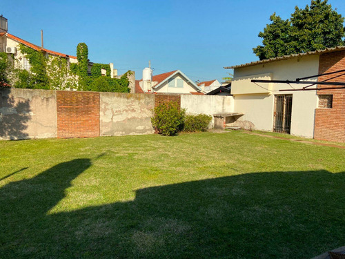 Venta Casa 4 Ambientes Doble Lote Castelar Centro