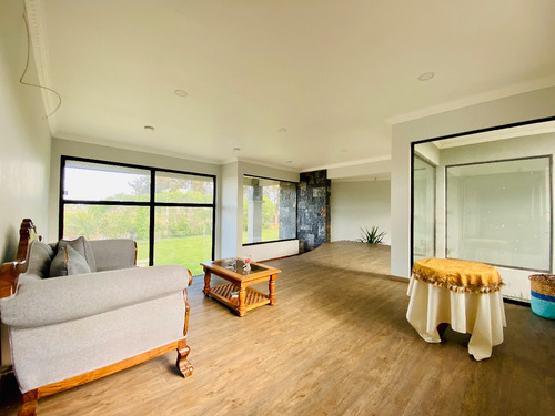 Exclusiva Casa En Venta