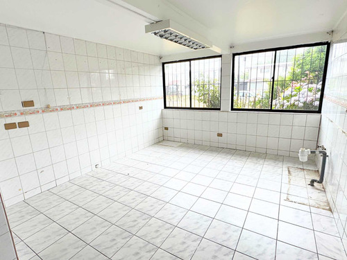Amplia Casa Para Uso Comercial (81480)