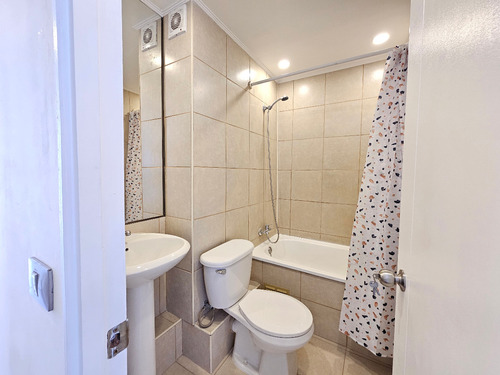 Depto 74 M², Carmen 297 Esquina Marin, Santiago Centro